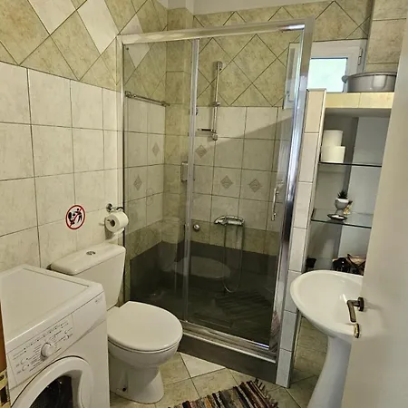 Hillside View * Káto Loutrákion