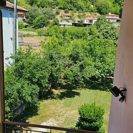 Hillside View * Káto Loutrákion