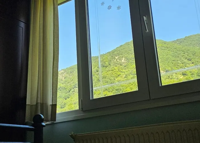 Hillside View Káto Loutrákion