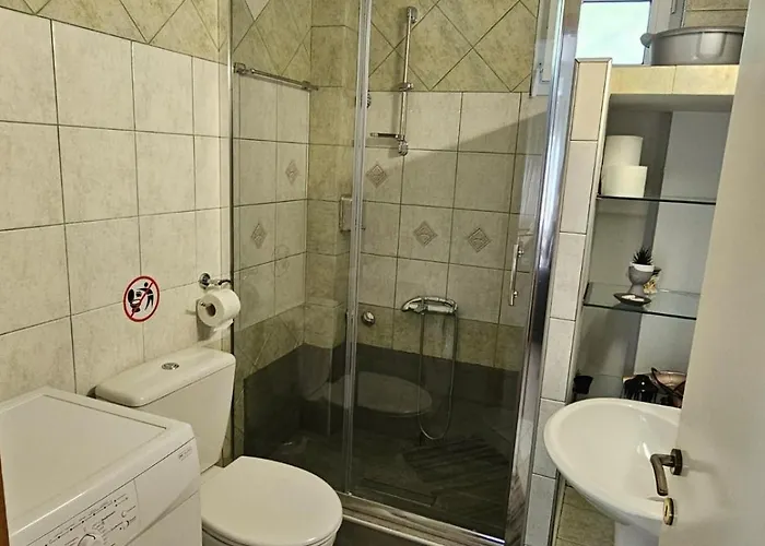 Hillside View * Káto Loutrákion